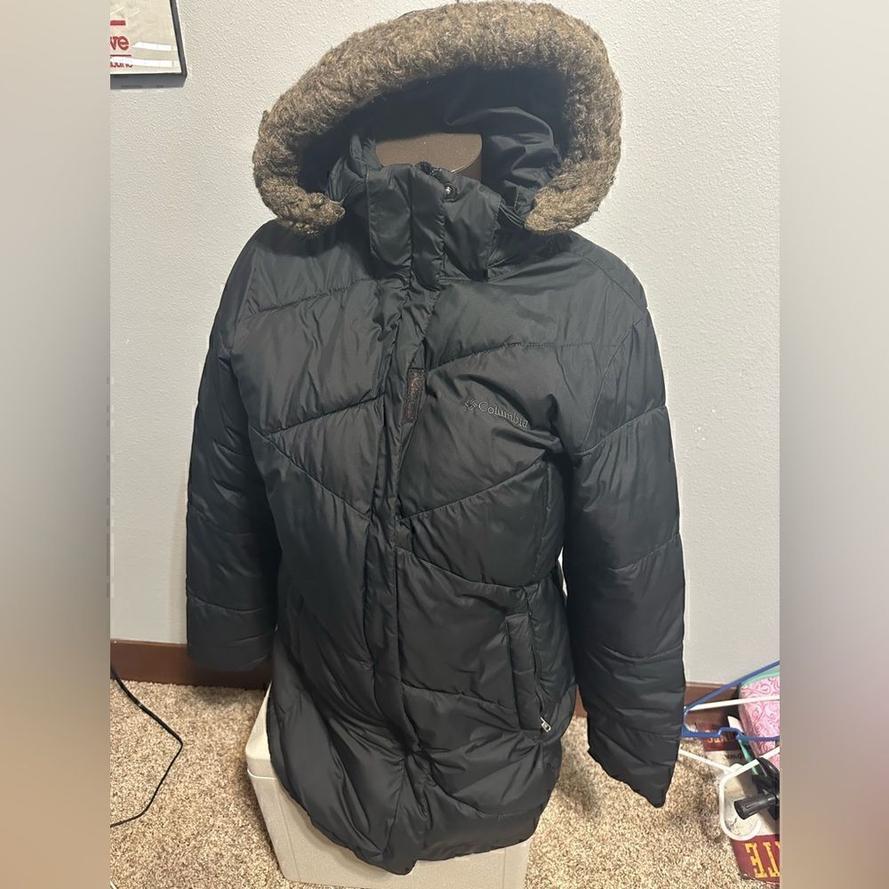 Columbia Women’s Large Quilted Parka with Faux Fur Lined Hood